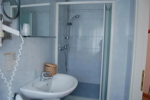 غرفة بسريرين منفصلين بشرفة، Hotel Irene 7/10