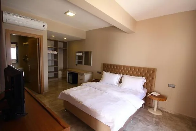 Room, Double or Twin Bed, Garden View, Vega Aparts & Residences 1/2