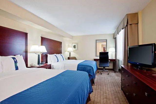 غرفة بسريرين مزدوجين، Holiday Inn Hotel And Suites Winnipeg Downtown 3/3