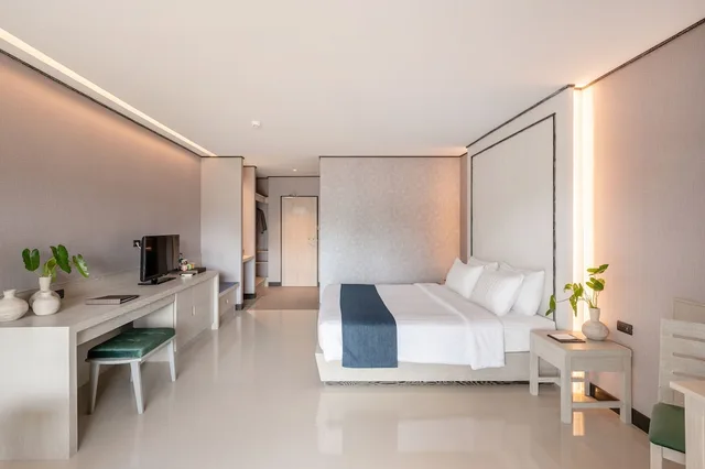غرفة ديلوكس بسرير كينج بشرفة، Manhattan Pattaya Hotel 4/7