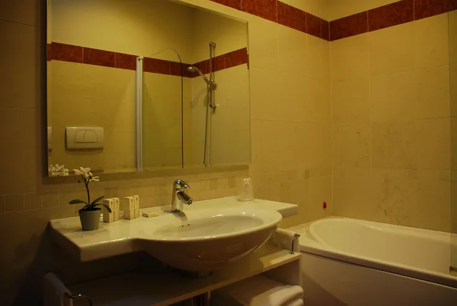 غرفة رباعية بسرير مزدوج وسريرين منفصلين، Alla Torre 4/5