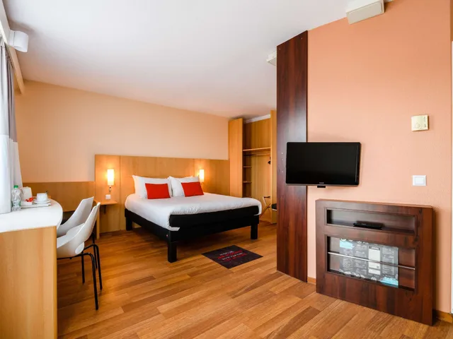 جناح جونيور بسرير مزدوج بشرفة مع أريكة، Ibis Warszawa Stare Miasto (Old Town) 2/7