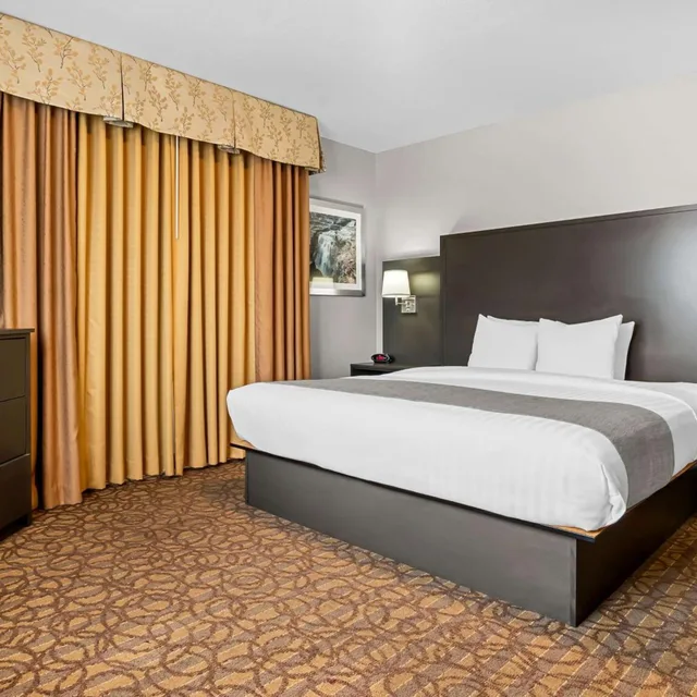 جناح مع أريكة، Best Western Sawtooth Inn & Suites 1/7