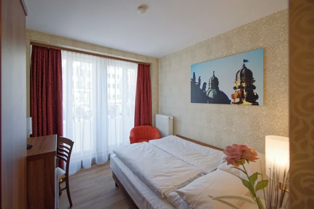 Standard, Queen Bed, Schlicker Zum Goldenen Lowen 4/6