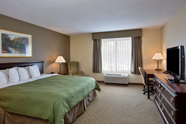 جناح بسرير كينج بغرفة نوم واحدة لذوي الإعاقة، Country Inn Suites By Radisson Newport News South Va 1/2