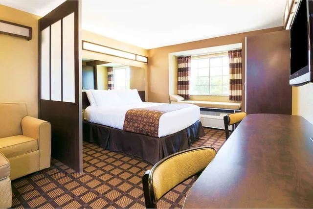 جناح بسرير كينج، Microtel Inn Suites By Wyndham Macon 3/6