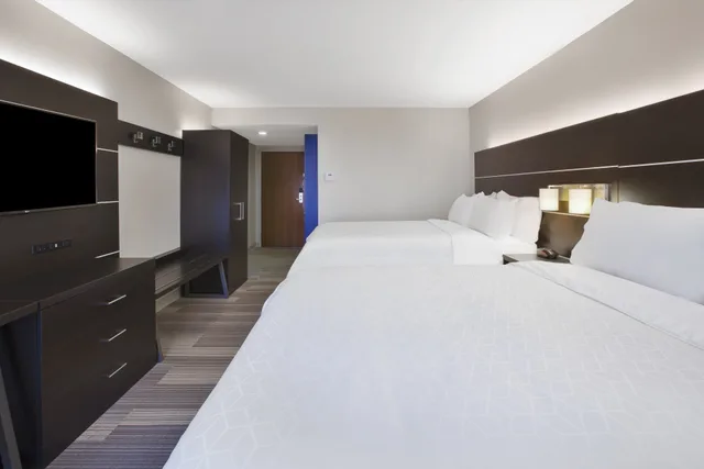 غرفة بسريرين كوين، Holiday Inn Express Tiffin 2/2