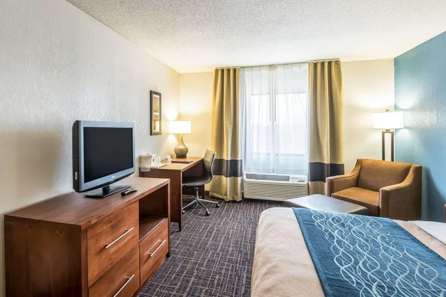 غرفة بسرير كينج، Comfort Inn and Suites Lees Summit Kansas City 3/4