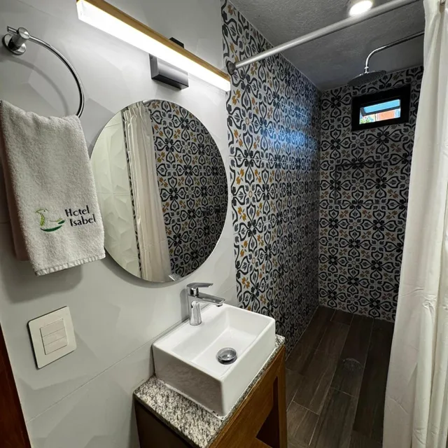 Budget, Double Bed, Hotel Isabel 3/3