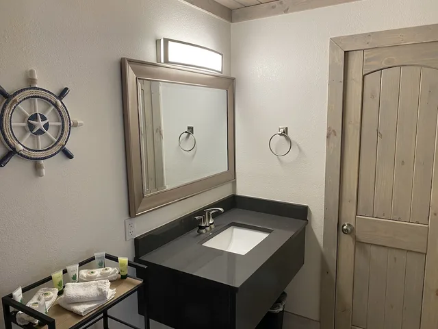 Standard, 2 Double Beds, Gulf Coast Inn 9/10