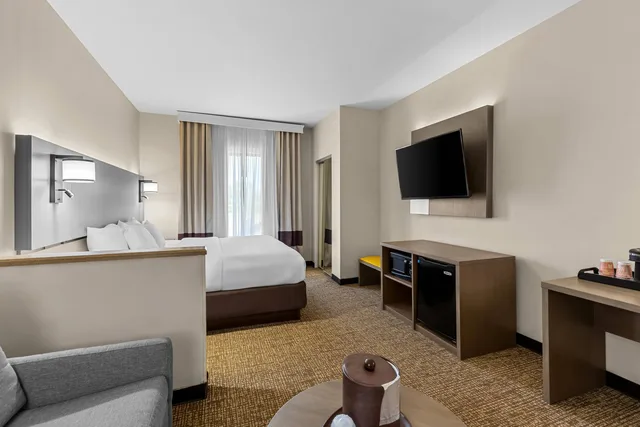 جناح بسرير كينج، Comfort Suites Edinboro 5/6
