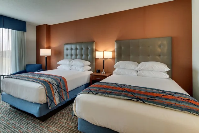 غرفة بسريرين كوين في طابق مرتفع لذوي الإعاقة، Drury Inn & Suites Knoxville West 3/6