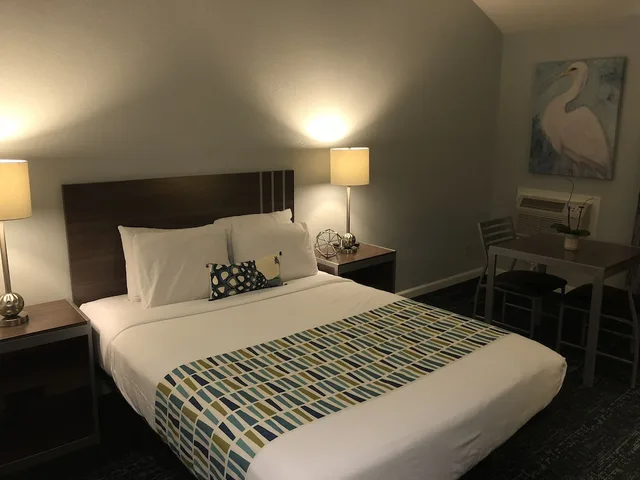 غرفة بسرير كوين، Sand Dollar Inn 2/10