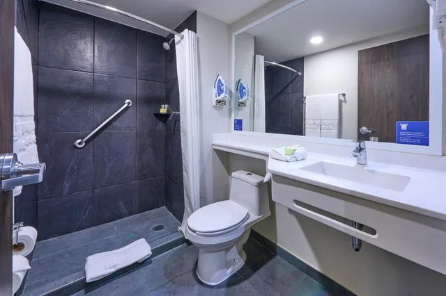 غرفة سوبيريور بسرير كينج، City Express By Marriott Ciudad de Mexico La Villa 6/7