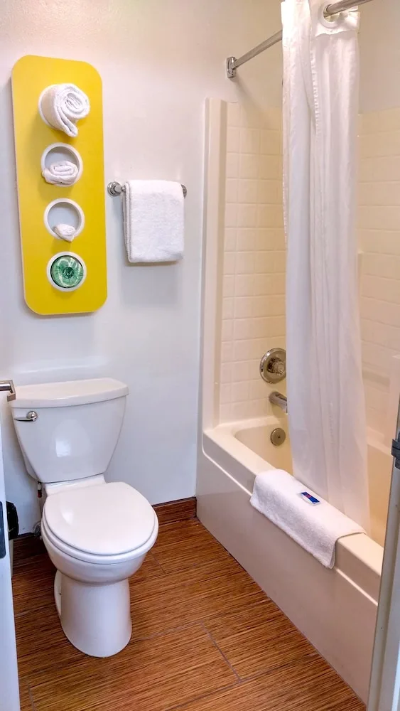 غرفة قياسية بسرير كوين لذوي الإعاقة، Motel6 Seaside, OR 5/5