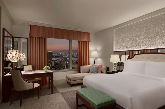 غرفة سوبيريور بسرير مزدوج بإطلالة، The Ritz-Carlton Osaka 1/3