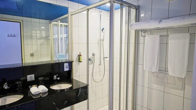 غرفة كلاسيكية بسريرين منفصلين، Hotel Real Nyon 8/10