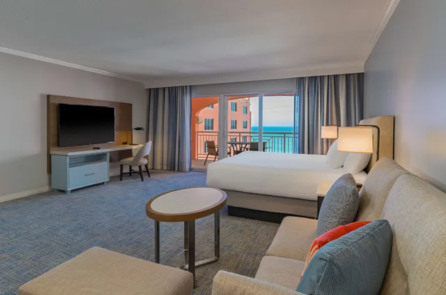 غرفة ديلوكس بسرير كينج بإطلالة جزئية على البحر بمطبخ صغير، Hyatt Regency Clearwater Beach Resort And Spa 2/7