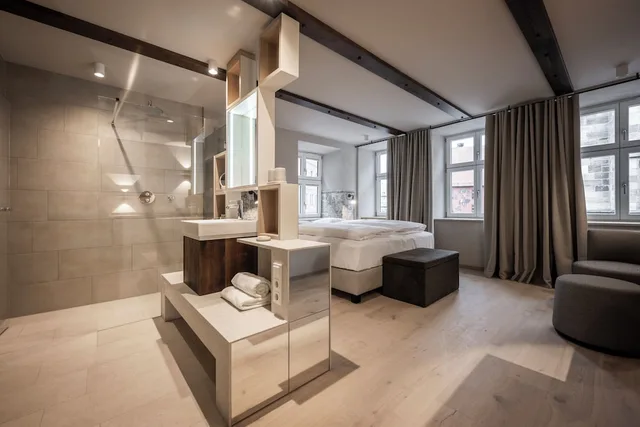 جناح ملكي بسرير كينج، HOTEL & SPA Goldene Rose 1/1