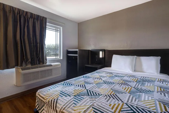 غرفة بسرير كوين لذوي الإعاقة، Motel6 Buttonwillow, CA - Central 6/10