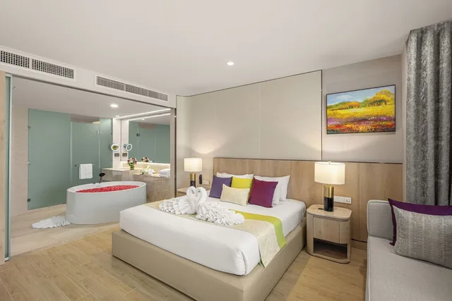1 Bedroom, Regency, Thai, Modern, Suite, King Bed، Royal Cliff Grand Hotel 2/7