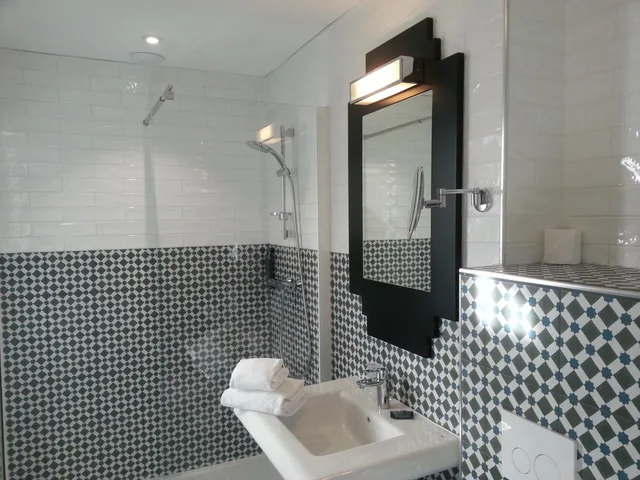 Comfort, Queen Bed, Private Garden، Best Western Hotel Journel Antibes- Juan les Pins 4/8