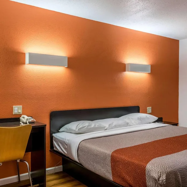 غرفة بسرير كينج للمدخنين، Motel6 Florence, KY - Cincinnati Airport 5/10