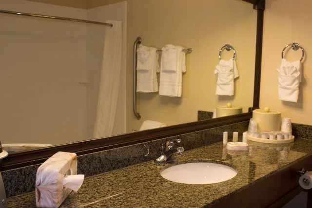 غرفة بسرير كينج، Quality Inn Kilmarnock VA 3/3