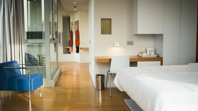 غرفة بريميوم بسرير كينج، Bossa Nova Beirut Hotel 1/8