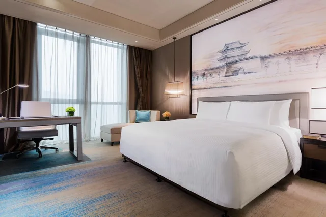 Business, Superior, Deluxe, Double Bed, Street View، Wanda Realm Jingzhou 1/2