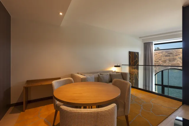 جناح بسرير كينج بإطلالة على النهر مع أريكة، NEYA Porto Hotel 7/10