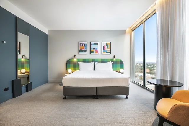 غرفة قياسية بسرير كينج لذوي الإعاقة، HOLIDAY INN WERRIBEE 3/8
