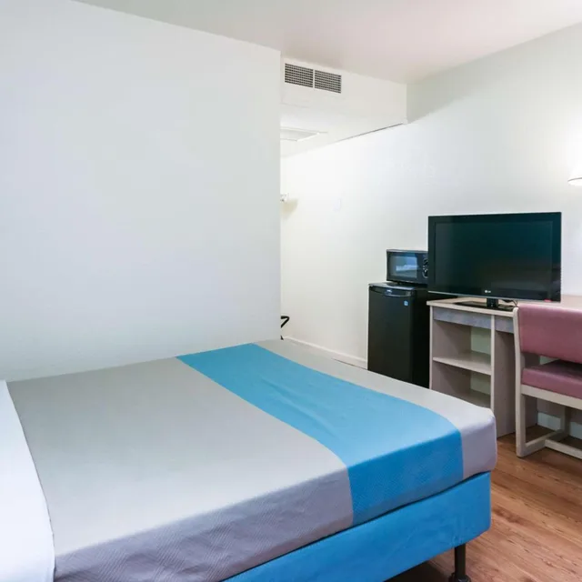 غرفة بسرير كوين لذوي الإعاقة، Motel6 Green River, UT 5/7