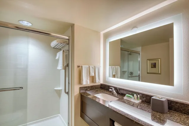 جناح بسريرين مزدوجين بغرفة نوم واحدة، Holiday Inn Hotel Suites Atlanta Airport North 4/5