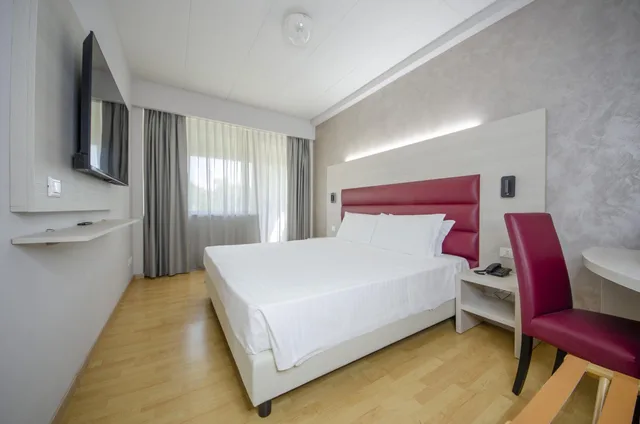 غرفة بسرير كينج بشرفة، PALACE DEL CONERO HOTEL 2/10