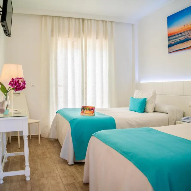 غرفة بسرير فردي، Hotel Romerito 2/8