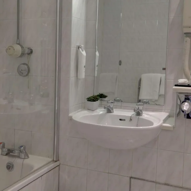 جناح جونيور بسرير كينج، Crown And Mitre Hotel Sure Hotel Collection By Best Western 3/6