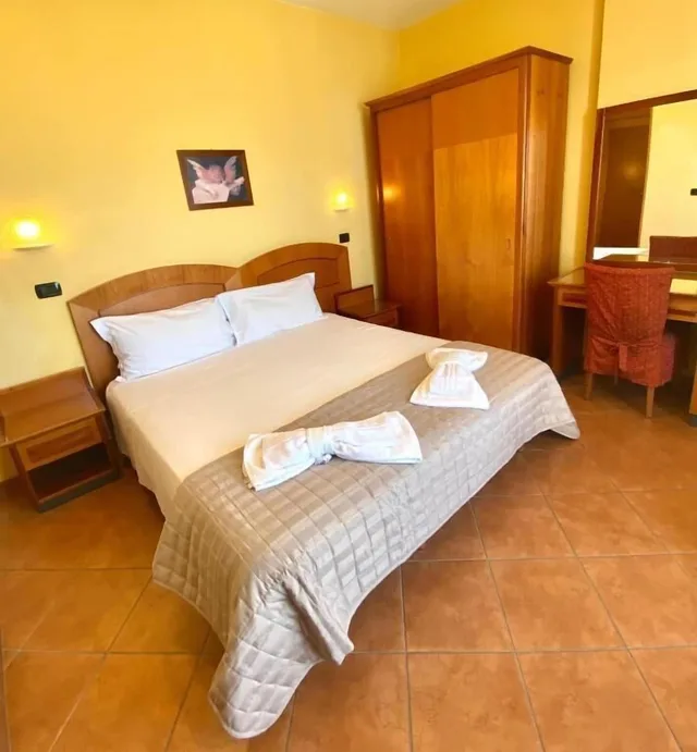 Room, Double Bed, Side Sea View, Balcony، AUDI 2/4