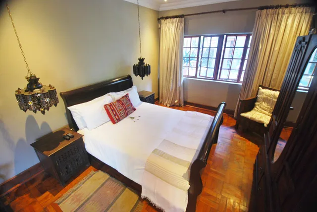 جناح فاخر، The Wardrobe Guest House 2/2
