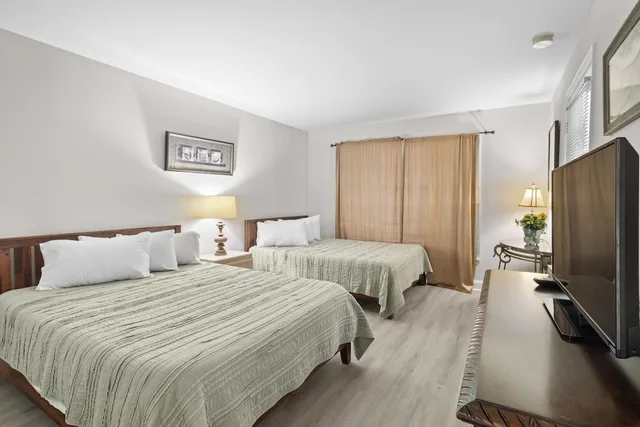 Plantation, Suite, Queen Bed، Litchfield Beach Golf Resort 2/10