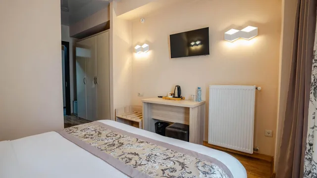 غرفة بسرير مزدوج أو سريرين منفصلين لذوي الإعاقة، Gudauri Inn 3/3
