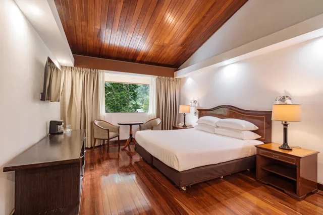 غرفة بريميوم بسرير مزدوج بإطلالة على البحيرة، Hotel Bambito by Faranda Boutique, a member of Radisson Individuals 1/5
