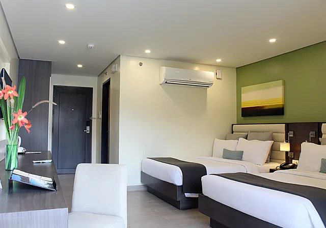 Premier, Fairways And Bluewater Newcoast Boracay 5/7