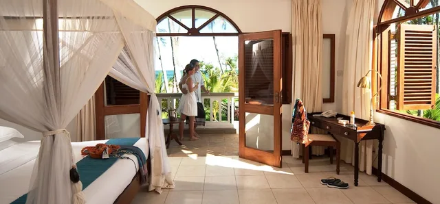 فيلا بسرير كينج وسريرين منفصلين وسرير كوين بـ3 غرف نوم، Lantana Galu Beach 1/1