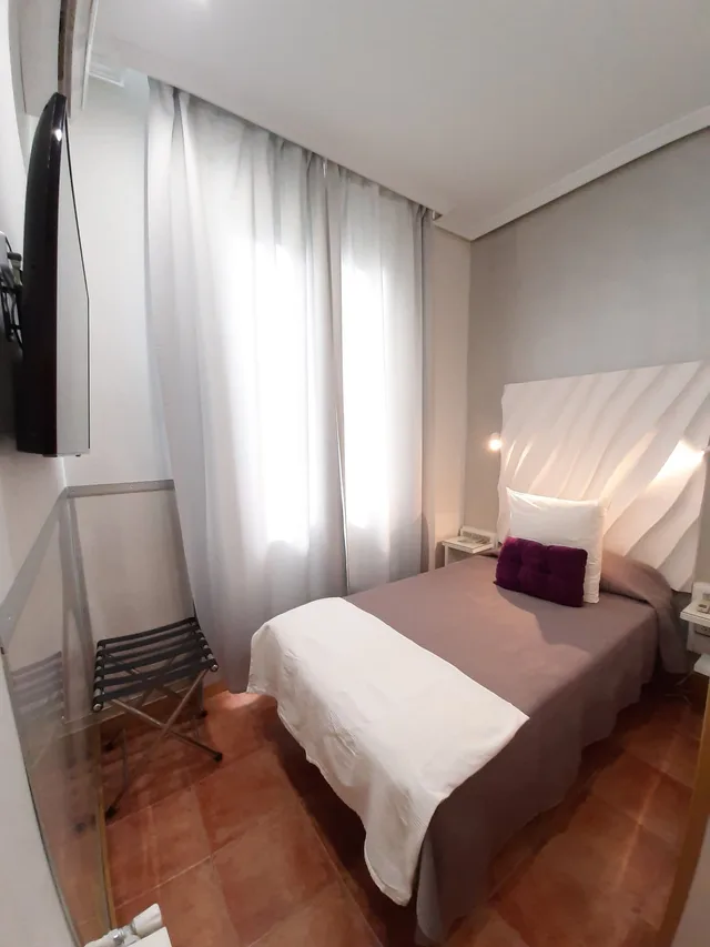 Interior, Superior, Double Bed, Private Bathroom, Hostal Las Fuentes 6/10
