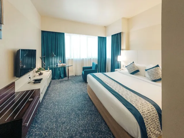 Deluxe, Double Bed, Kingsgate Hotel Abu Dhabi By Millennium 5/10