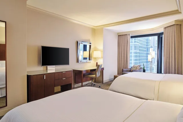 غرفة ديلوكس بسرير مزدوج، Westin Chicago River North 1/2