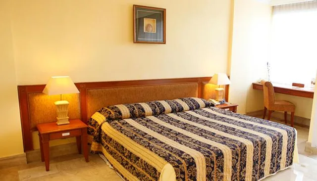 جناح جونيور بسرير كينج، Resor Tuban Tropis 1/1