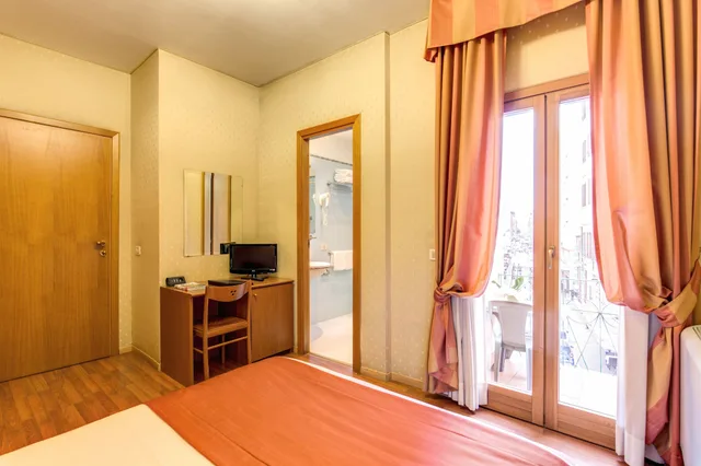 غرفة بسرير مزدوج أو سريرين منفصلين، Flower Garden Hotel 4/5