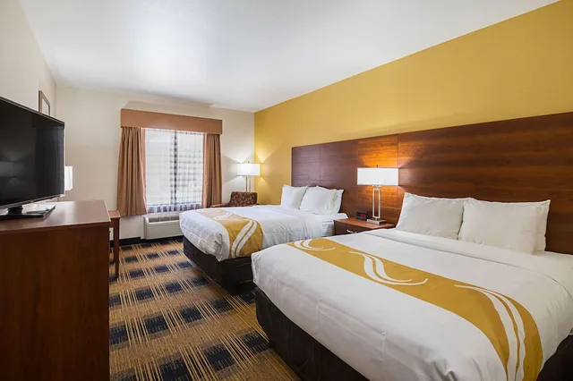 غرفة قياسية بسريرين كوين، Quality Inn & Suites Lampasas 1/5